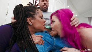 Kira Noir and Lily Lou are sucking Manuel Ferrara's cock