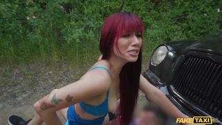 Yenifer Chacon rides hard cock on the ground