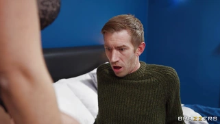 Sapphire Lapiedra gives masterful blowjob to Danny D