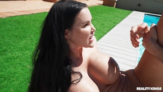 Jada Sparks loves getting her pussy plowed outdoors