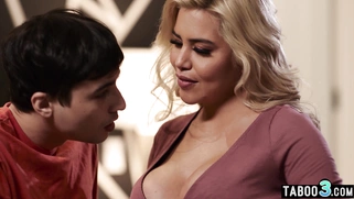 Son loosing virginitiy in stepmoms pussy