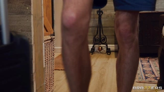 Tahlia Lane is fucking the dildo standing