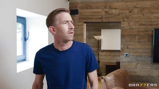 Tahlia Lane is fucking the dildo standing