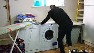 Busty Valentina Ricci seducing her stepson Jordi