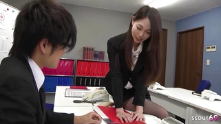 Japanese Office Girl give Blowjob