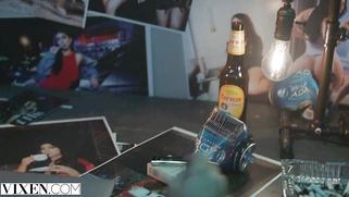 VIXEN Superstar Violet and Bodyguard Give In to Temptation