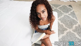 Scarlit Scandal Talks Smoothly To Her New Roommate