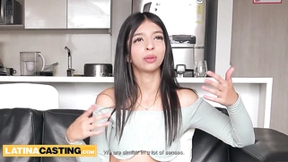 Cute 18yo Latina Has Her First Real Orgasm With European Tourist!