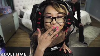 Gamer Chick Streams Sex and Facial