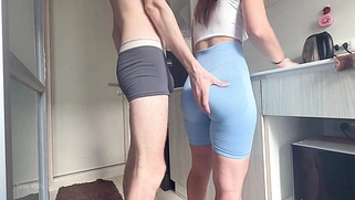 Bubble butt hot milf standing doggystyle and facial