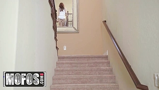 Blonde slut films friend in the shower and ends up sketching