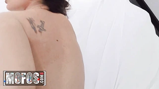 Linda Del Sol washes dishes while wearing a rope and waiting for Tommy to squeeze her ass