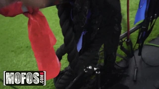 Gym babe Michele James rides POV