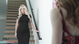 Hot step MILF and Stepdaughter Threesome (Myra Moans & Alexis Malone)