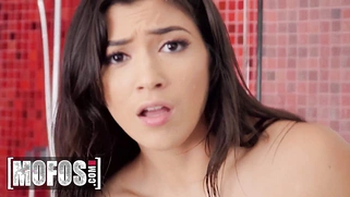 Brooklyn Gray Introduces Herself to Her New Roommate, Kyle Mason, by Riding His Cock