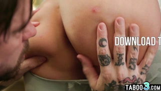 Dude training a hot MILFs tight asshole