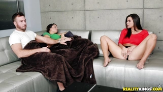 Horny Keisha Grey seducing her roommate's boyfriend