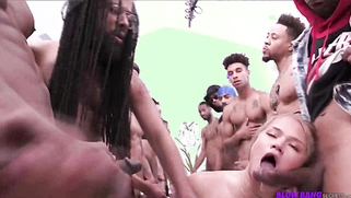 Fuck yeah Harley! Suck those 20 cocks!