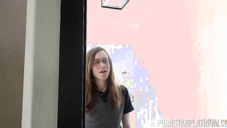 Lillian Stone Fucked By Hung Delivery Guy