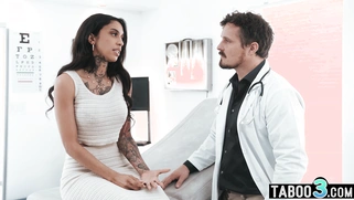 Ebony MILF gets second opinion on a cock