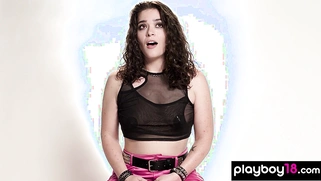 Latina shows how she pleasuring herself