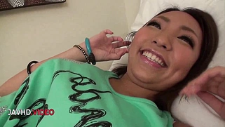 Horny Japanese Babe Hikari Gives Seductive Blowjob During Steamy Porn Show