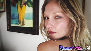 Hot blonde teen Alexis loves posing nude
