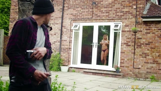 Xander spies Jessa Rhodes undressing through the window