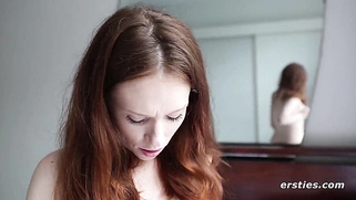 Petite Amateur Babe Plays With Her Pussy