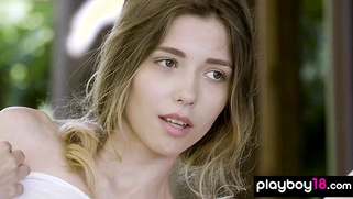 Naked teen shows all her wondrous curves