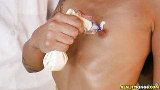 Sadie Pop covers her nipples with icing and got them tasted