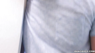 Aaliyah Hadid worhips the the big cock in the toilet