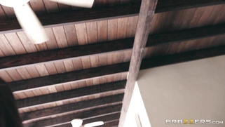 Kelsi Monroe gives nice blowjob to the big cock in POV