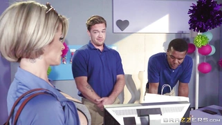 Joslyn James shows off her huge boobs and seduces the guy