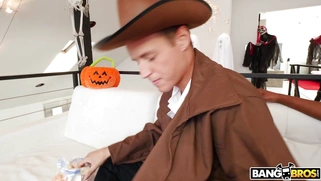 Ebony Chanell Heart gently sucking the lucky white cock