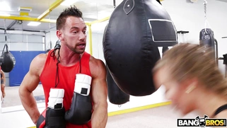 Nicole Aniston doing sports with the trainer Johnny Castle