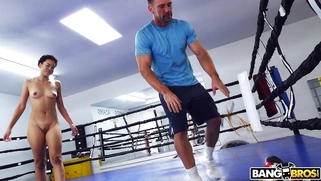 Ebony teen Amethyst Banks training in the boxing ring