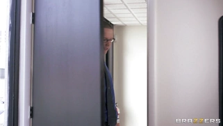 Julia Ann receives creamy facial on her chin and breasts