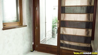 Esperanza Del Horno caught her BF Erik Everhard with Lucy Heart and Rebecca Volpetti