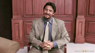 Sexpert Rhylee Richards toy-fucking her flawless pussy