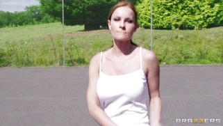 Abbie Cat and Yuffie Yulan flashing their tits while playing tennis