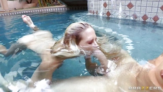 Cherie DeVille sucks hard sausage in the pool