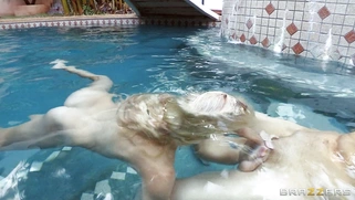 Cherie DeVille sucks hard sausage in the pool