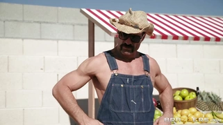 Alexis Fawx came to Charles Dera to buy some fruits