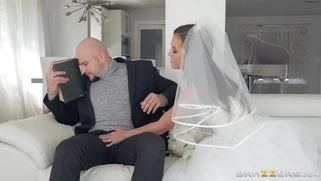 Slutty bride Kelsi Monroe deepthroats massive rod