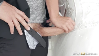 Slutty bride Kelsi Monroe deepthroats massive rod