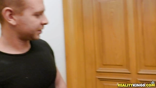 Blonde Nikki Dream is masturbating with the shower head