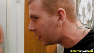 Blonde Nikki Dream is masturbating with the shower head