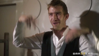 Sexy mutant Victoria Summers does a pretty sexy blowjob