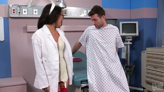 Smoking hot nurse Asa Akira checks up on her patient